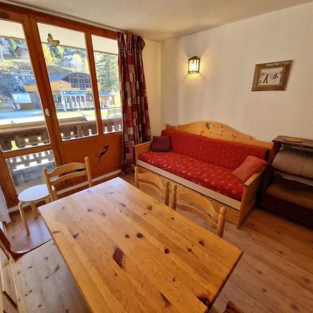Apartment Coquet Pour 4 Au Coeur De Valfrejus Avec Balcon - Fr-1-265-355 *