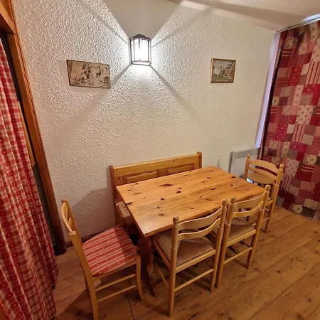 Coquet Pour 4 Au Coeur De Valfrejus Avec Balcon - Fr-1-265-355
