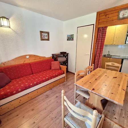 Apartment Coquet Pour 4 Au Coeur De Valfrejus Avec Balcon - Fr-1-265-355 *